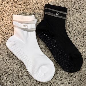 Alo Yoga Black and White Grip Socks 2 pair